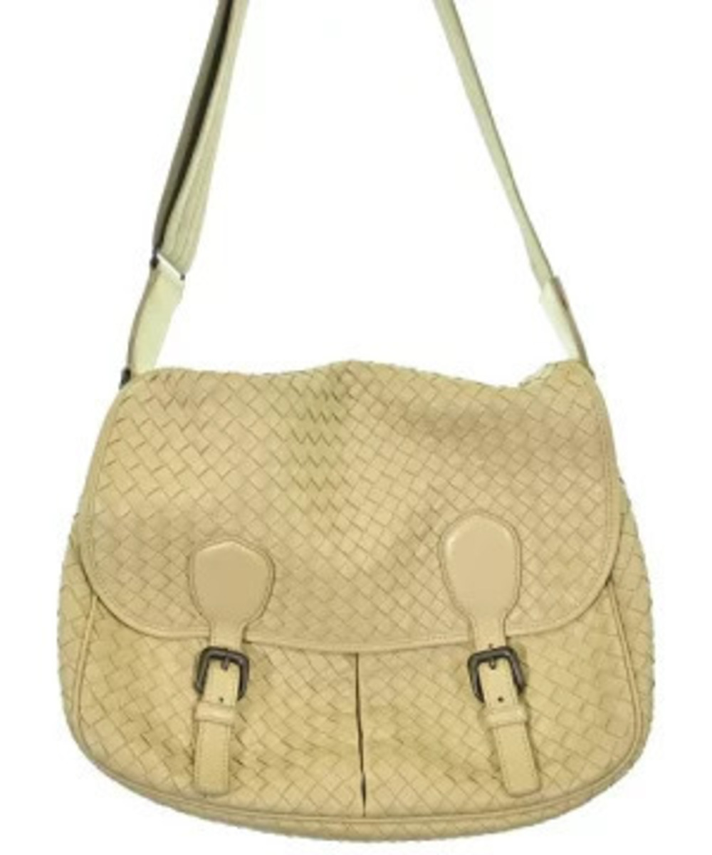 Bottega Veneta Intrecciato Gardena Messenger Bag woven leather flap Cream
